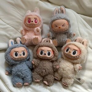 LABUBU HEHE HAVE A SEAT NEW!